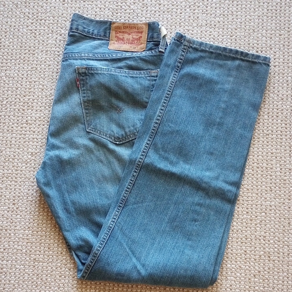 Levi's Men's Relaxed Jeans in Blue